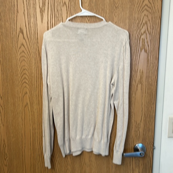 H&M tan sweater - Picture 2 of 2